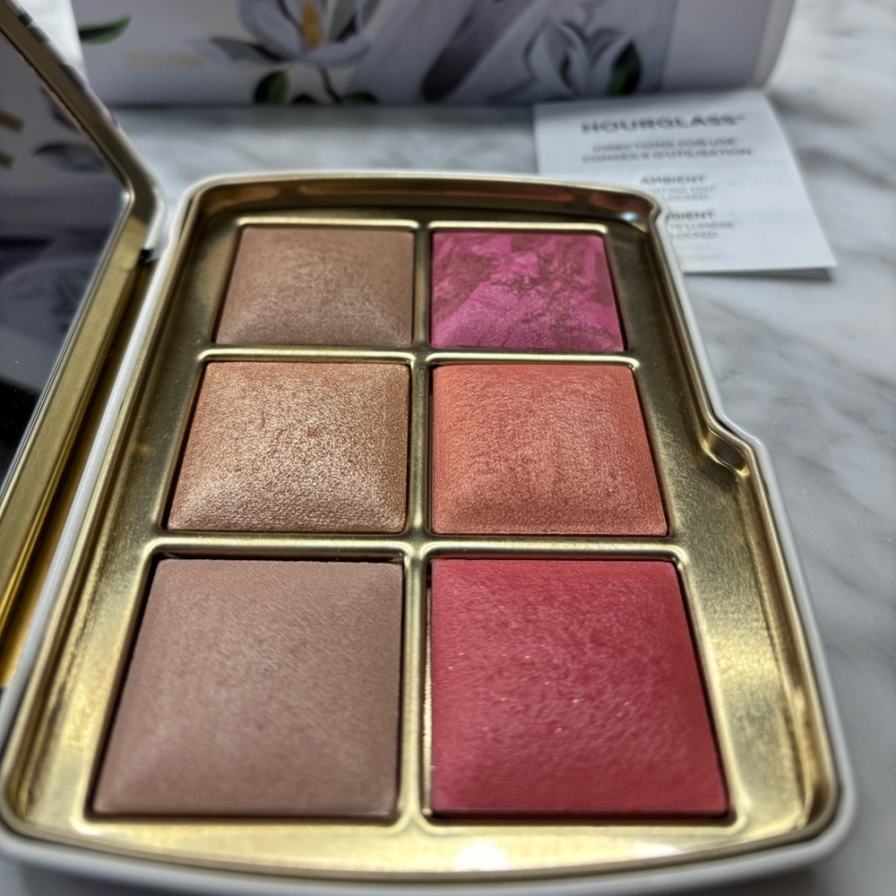 Hourglass Ambient Lighting Blush Palette - Swan Palette Limited Edition